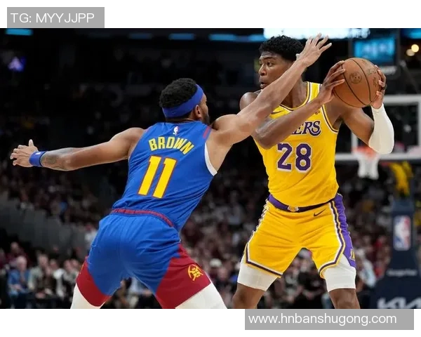 火箭险胜湖人西决上演胶着战